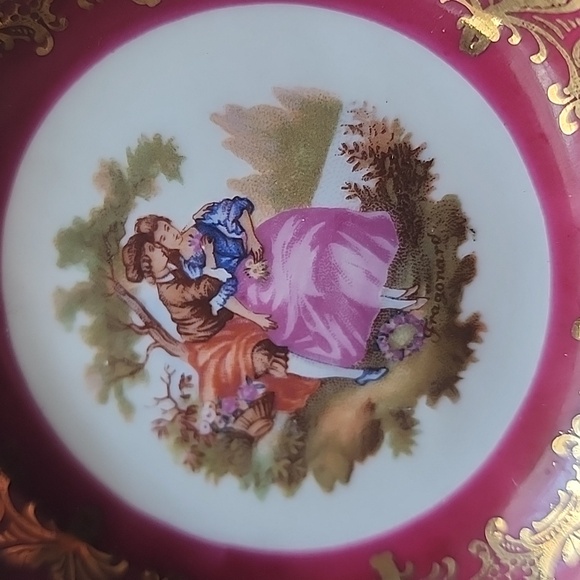Vintage Decorative Plate with Romantic Scene - Picture 4 of 5